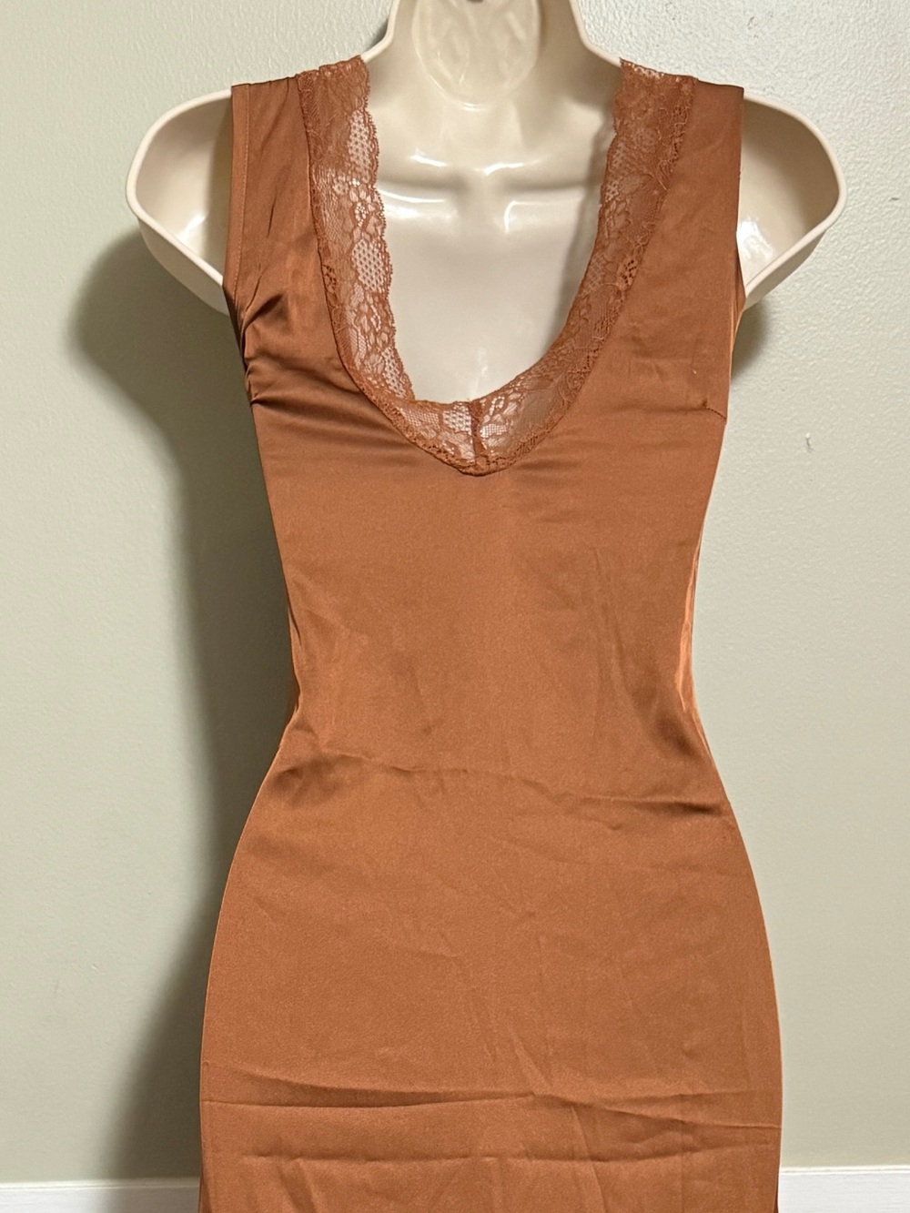 LIONESS Simi Bronze Satin Lace Maxi Dress Small New With Tags - Picture 6 of 8